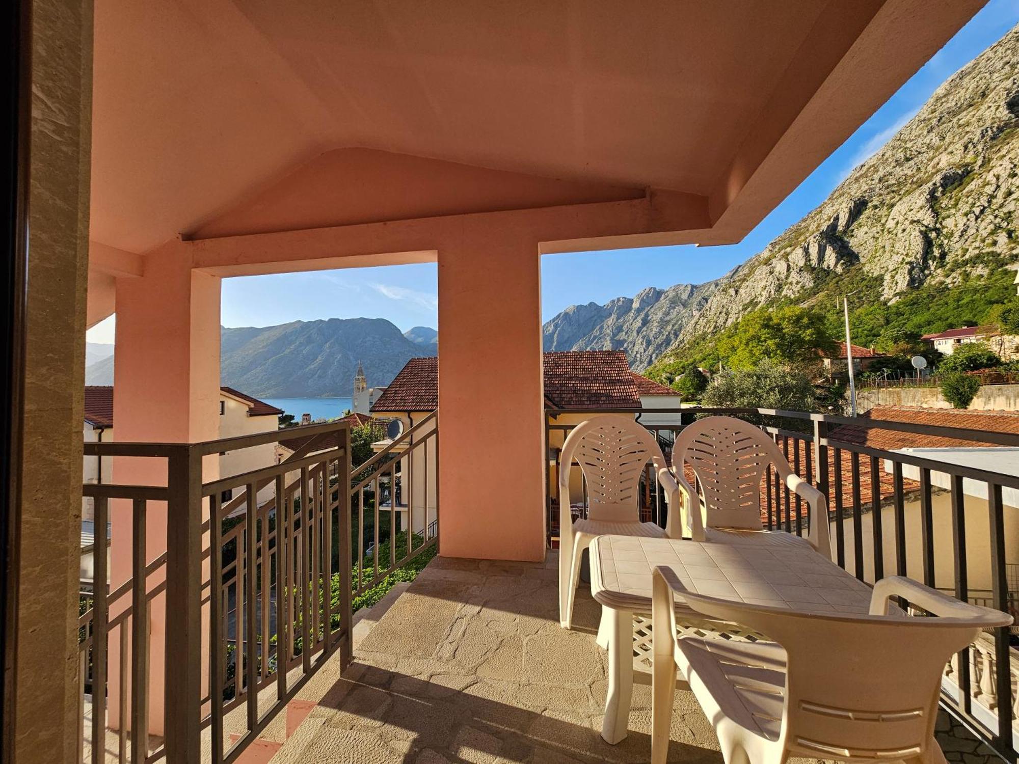 Апартаменты Modern Seaside Escape - Stunning Sea View - Private & Stylish Котор Экстерьер фото