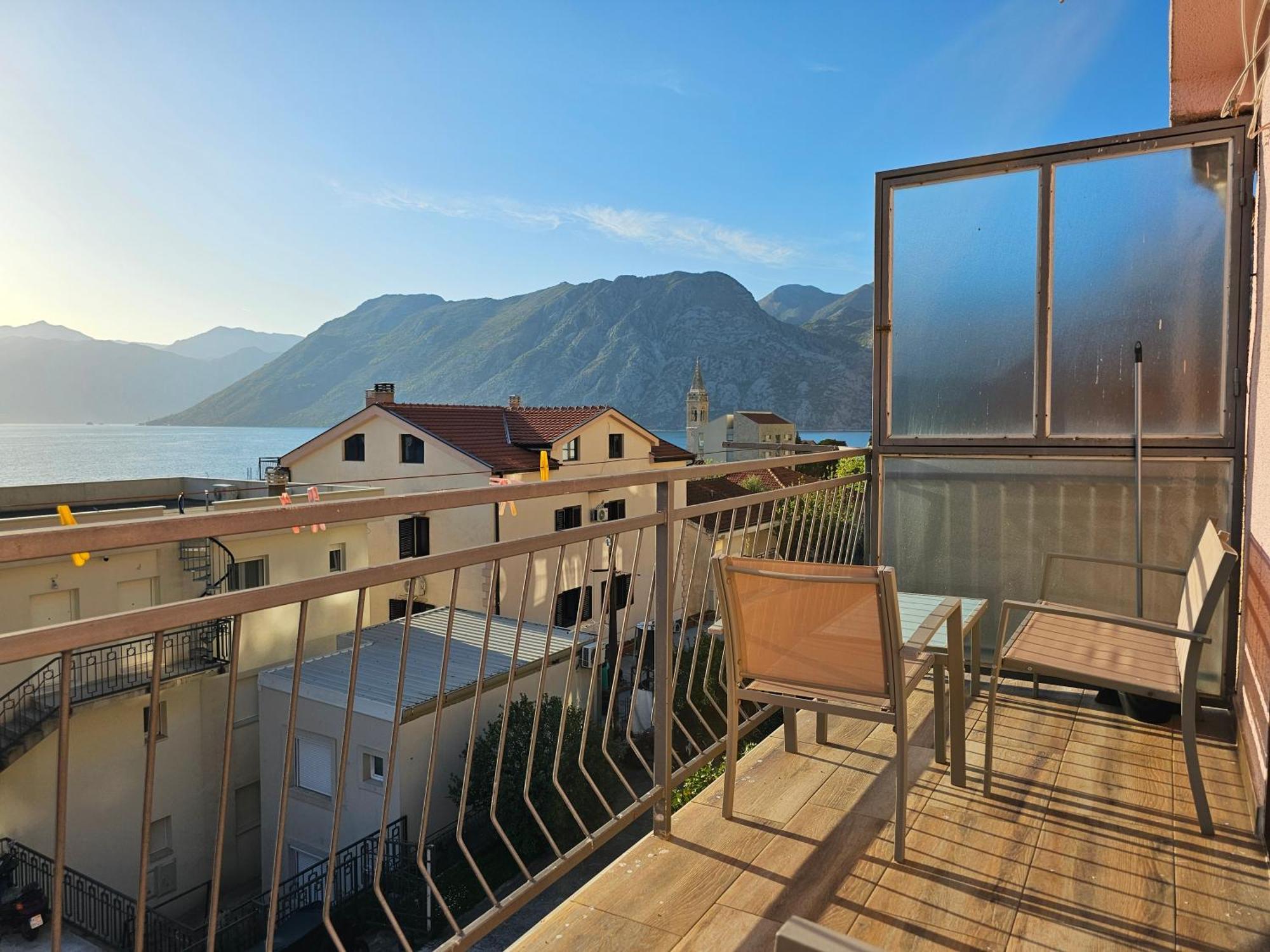 Апартаменты Modern Seaside Escape - Stunning Sea View - Private & Stylish Котор Экстерьер фото